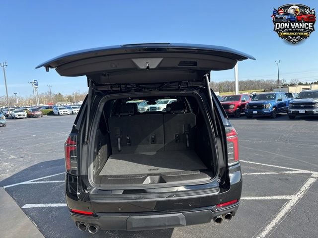 Used 2025 Chevrolet Suburban Z71 image 35