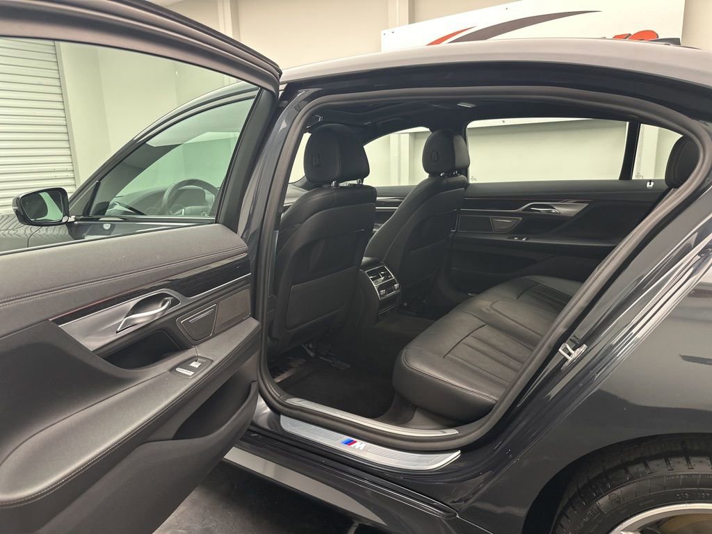 Used 2019 BMW 740i xDrive w/ M Sport Package image 6