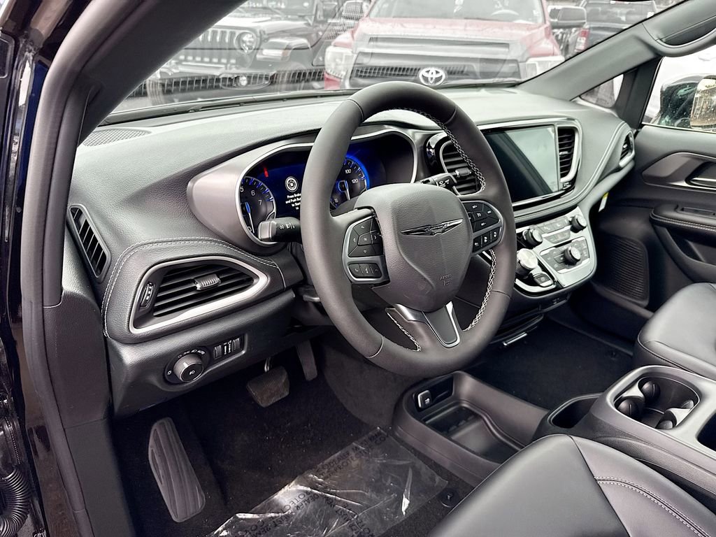 New 2026 Chrysler Pacifica Select FWD image 9