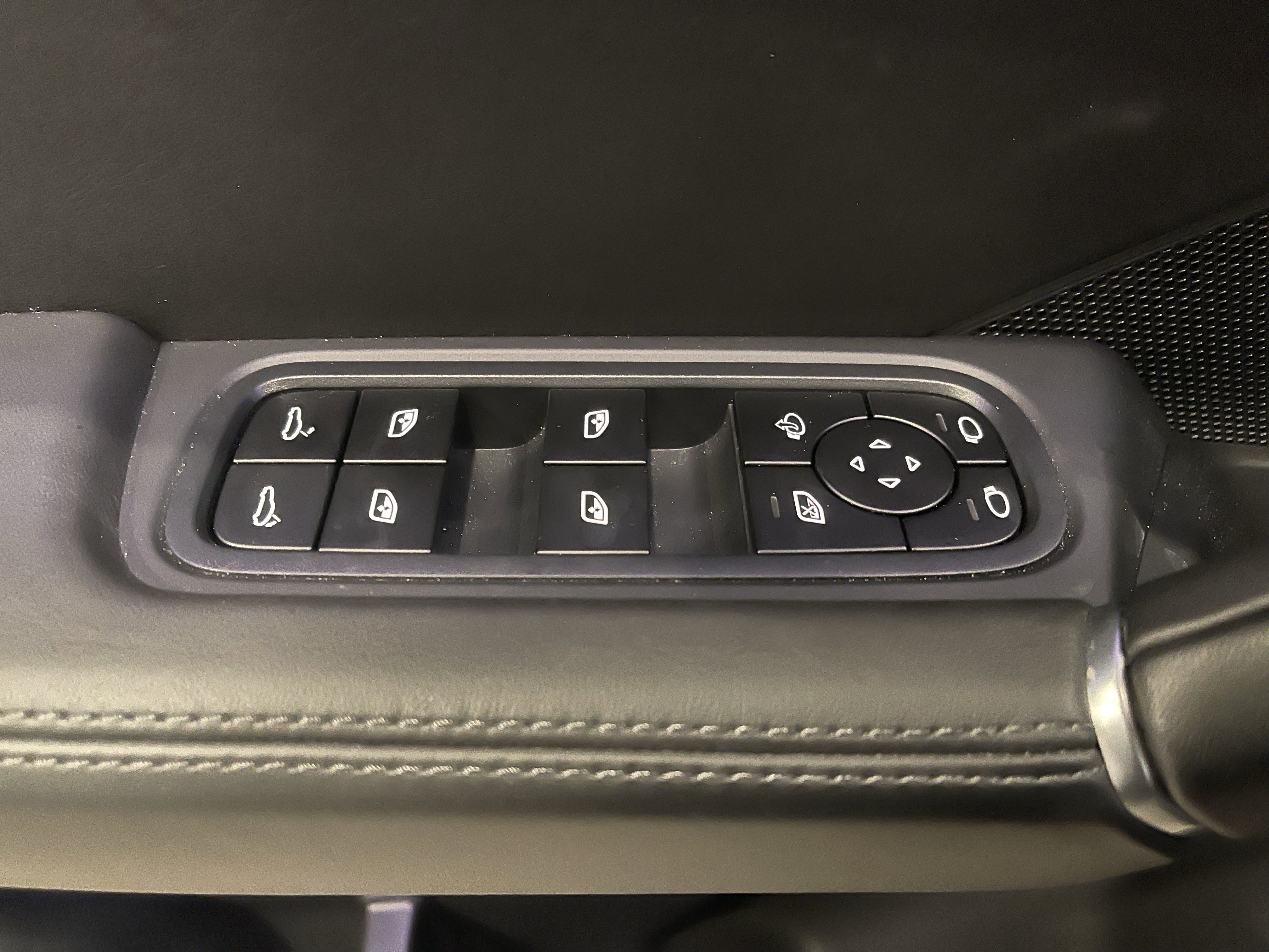 Used 2023 Porsche Cayenne GTS image 12