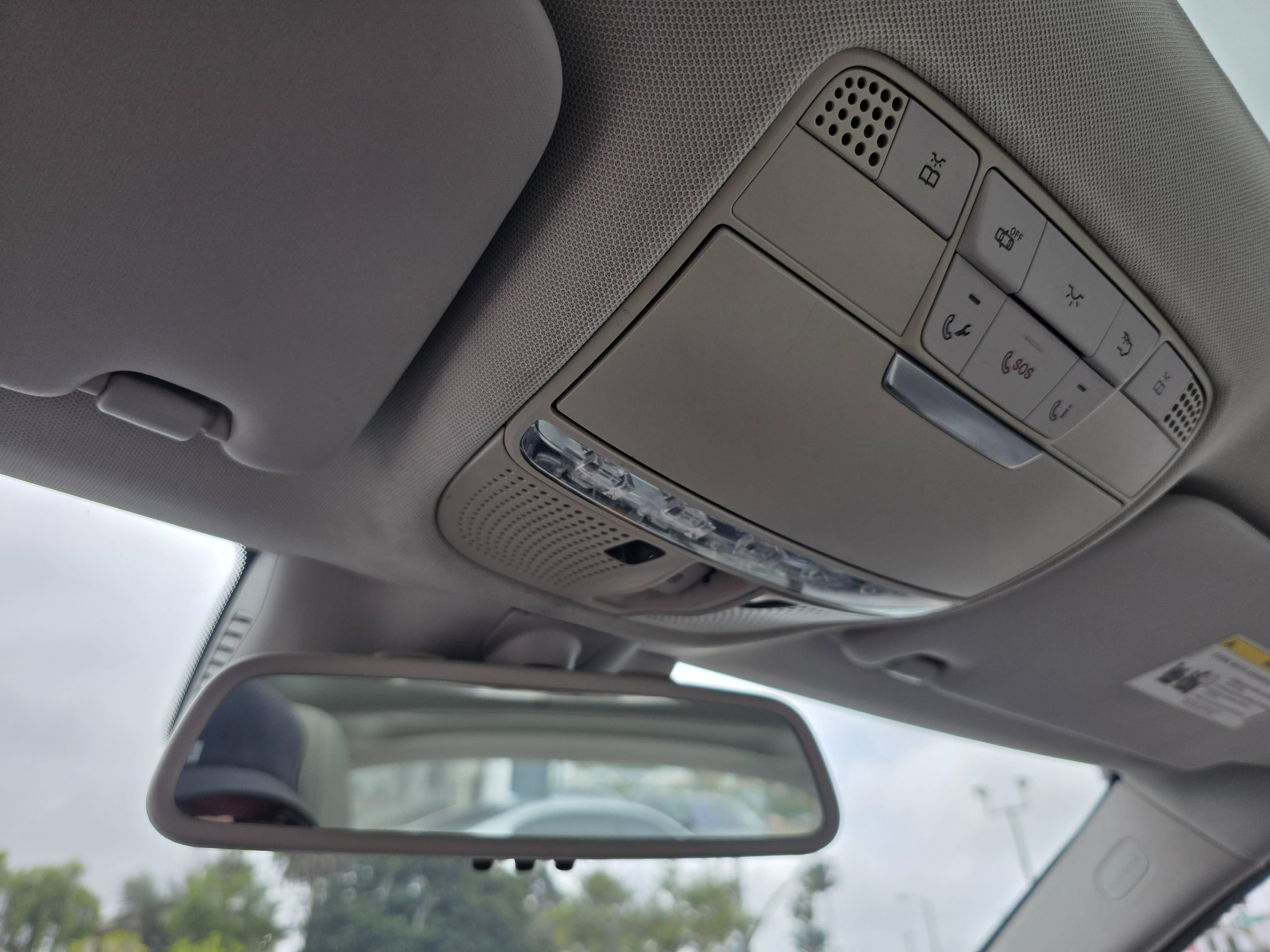 Used 2016 Mercedes-Benz C 350e Sedan w/ Multimedia Package image 40