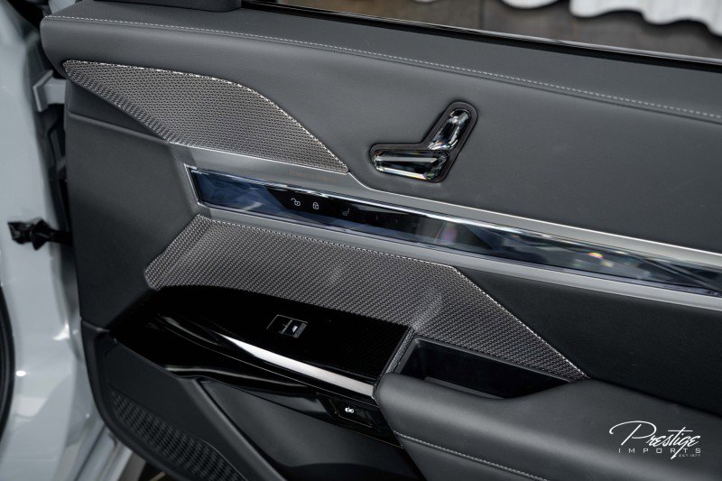 Used 2023 BMW 740i w/ Parking Assistance Package image 37