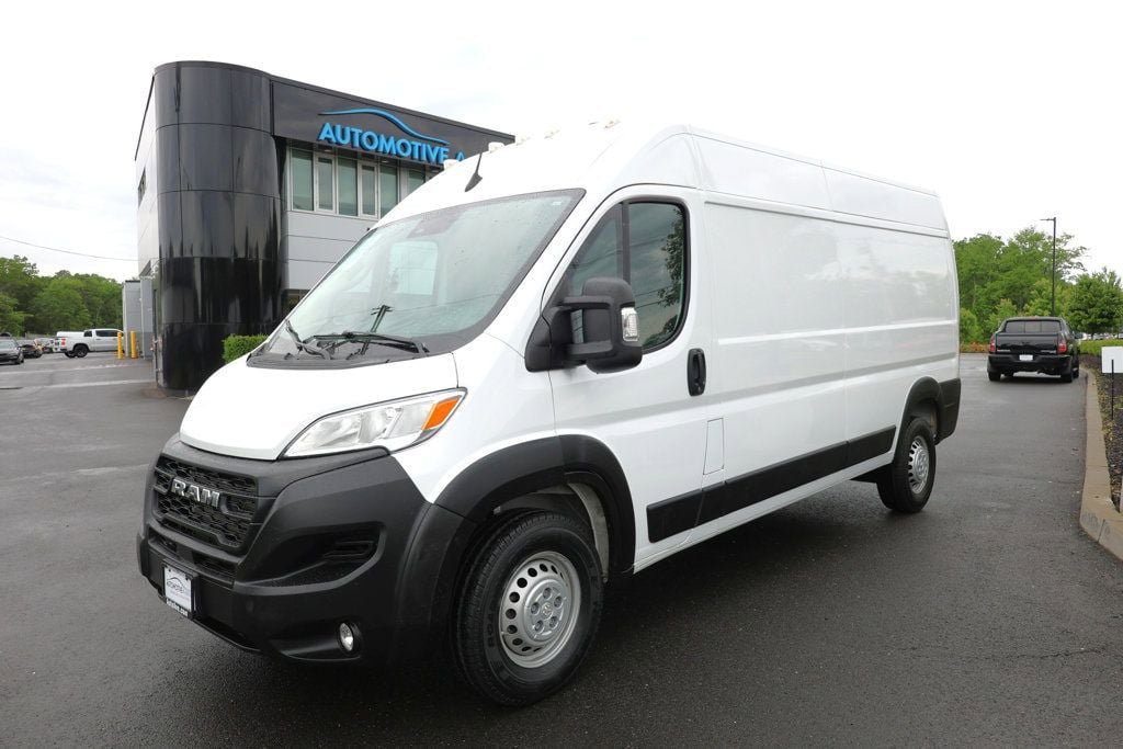 Used 2025 RAM ProMaster 2500 w/ Convenience Group FWD image 1