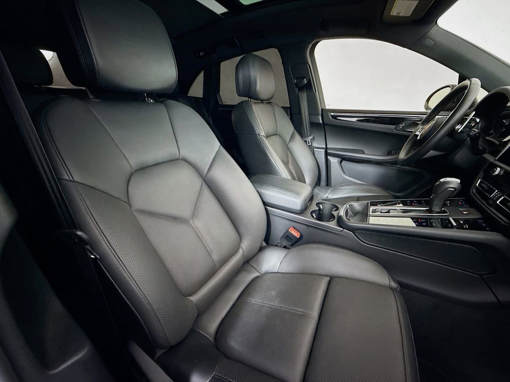 Used 2022 Porsche Macan image 29