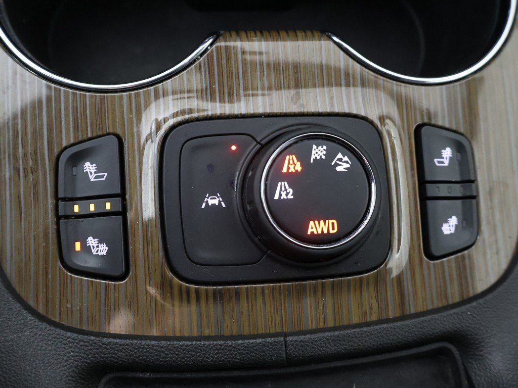 Used 2023 GMC Acadia SLE w/ Driver Convenience Package image 50