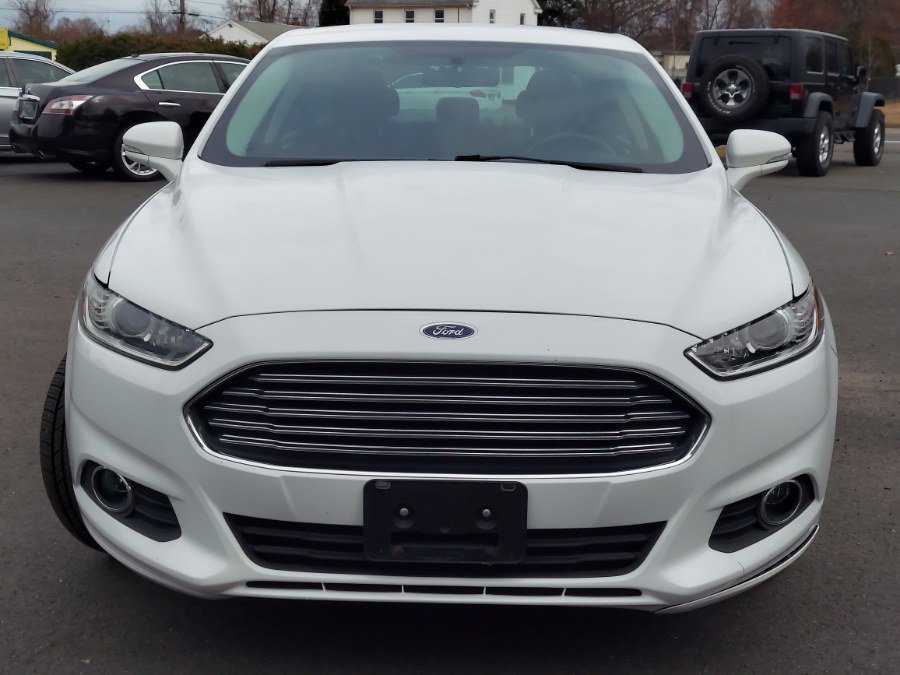 Used 2014 Ford Fusion SE image 2