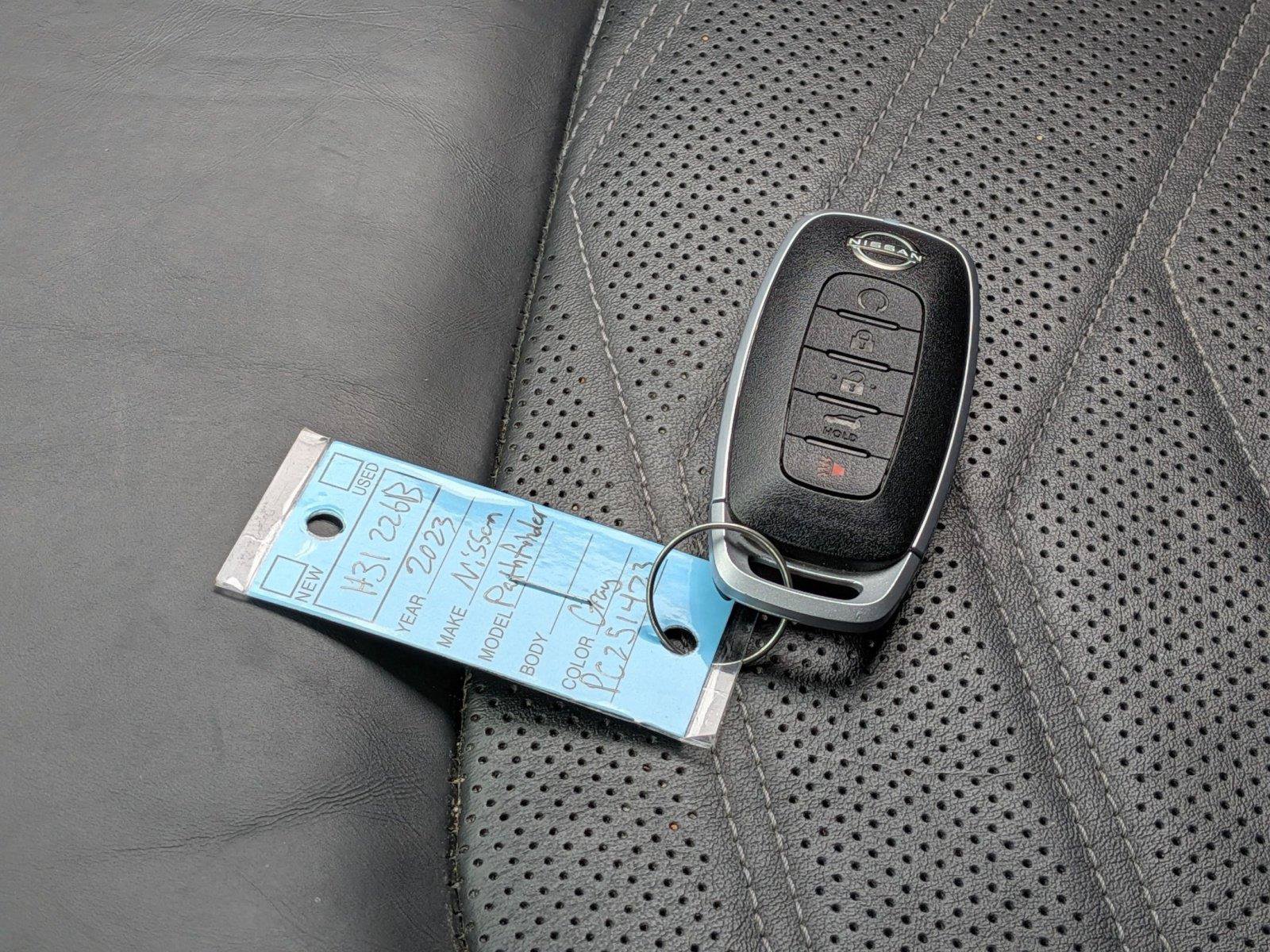 Used 2023 Nissan Pathfinder Platinum w/ Cargo Package AWD/4WD image 17