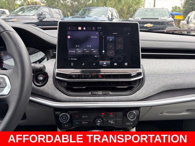 Used 2022 Jeep Compass Latitude FWD image 22