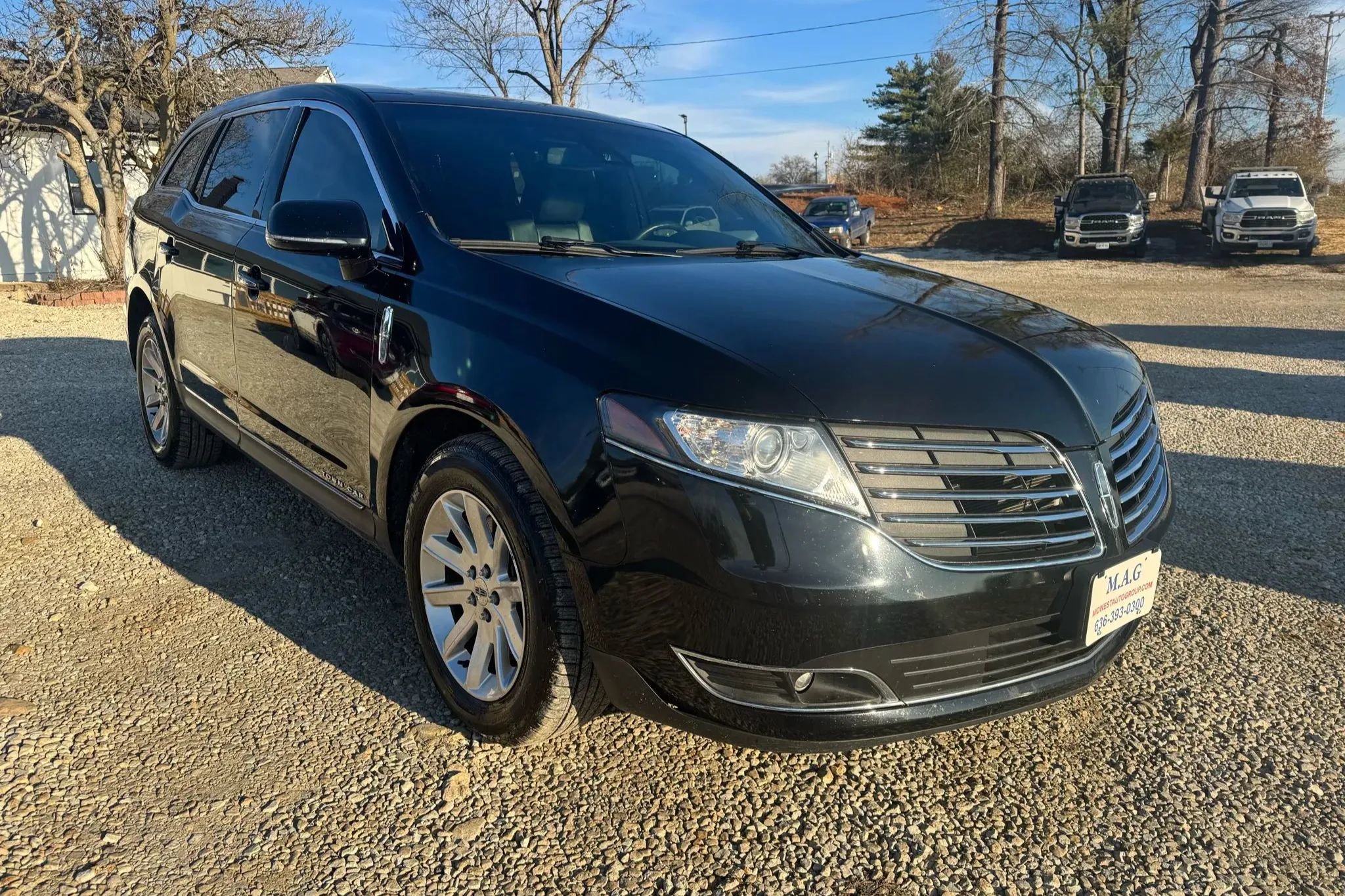 Used 2017 Lincoln MKT AWD image 7