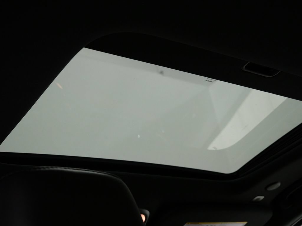 Used 2022 Dodge Durango R/T w/ Tow 'N Go Package AWD/4WD image 4