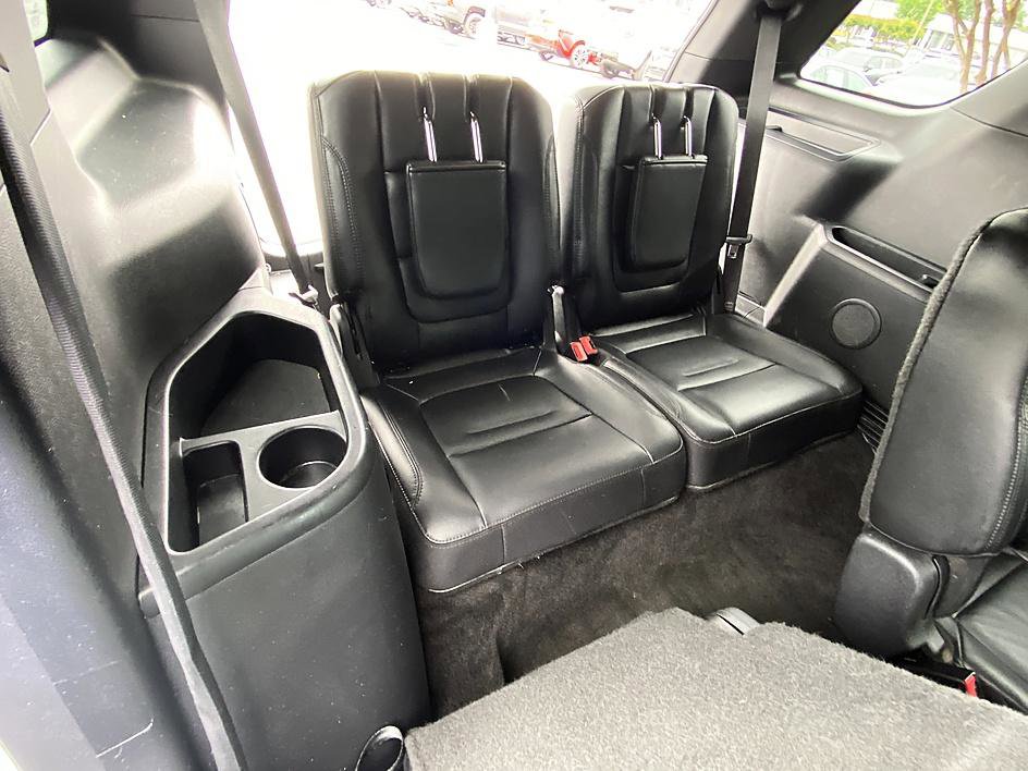 Used 2016 Ford Explorer XLT w/ Equipment Group 202A FWD image 23