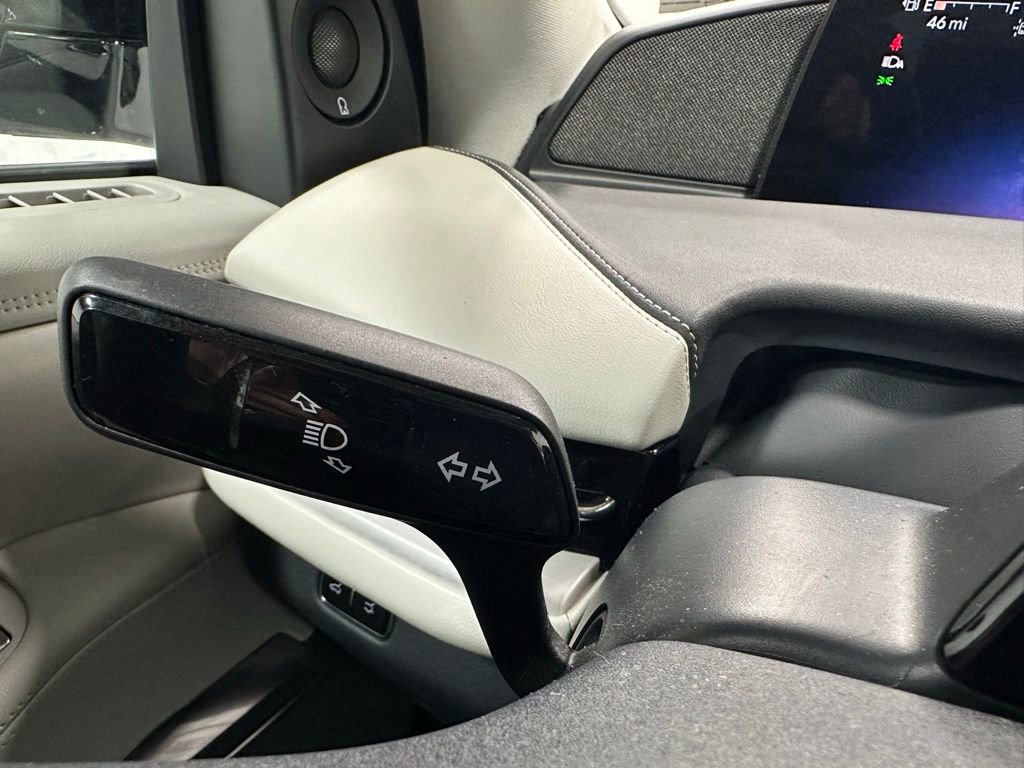 Used 2025 Lincoln Navigator Reserve image 21