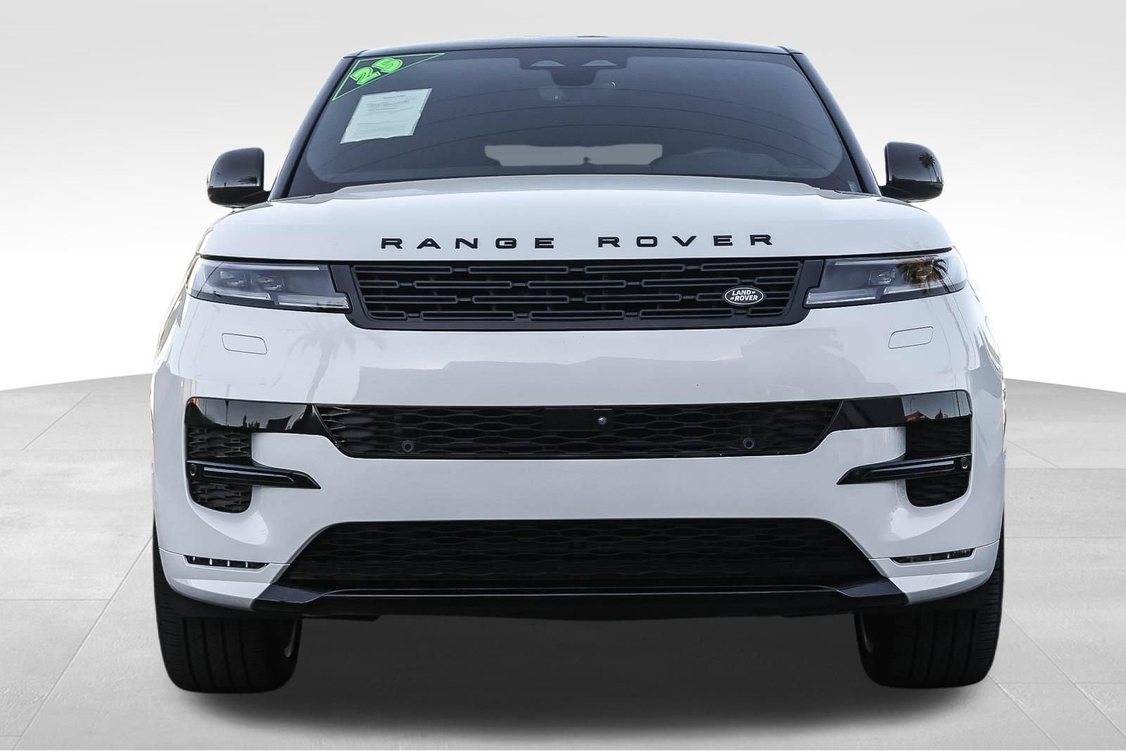 Used 2025 Land Rover Range Rover Sport Dynamic SE AWD/4WD image 2
