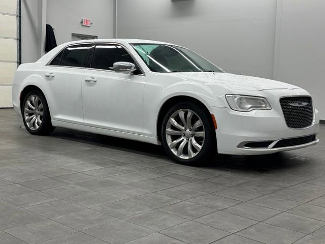 Used 2018 Chrysler 300 Touring w/ Chrome Appearance Package
