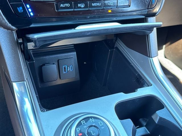 Used 2022 Ford Explorer King Ranch w/ Premium Technology Package image 16