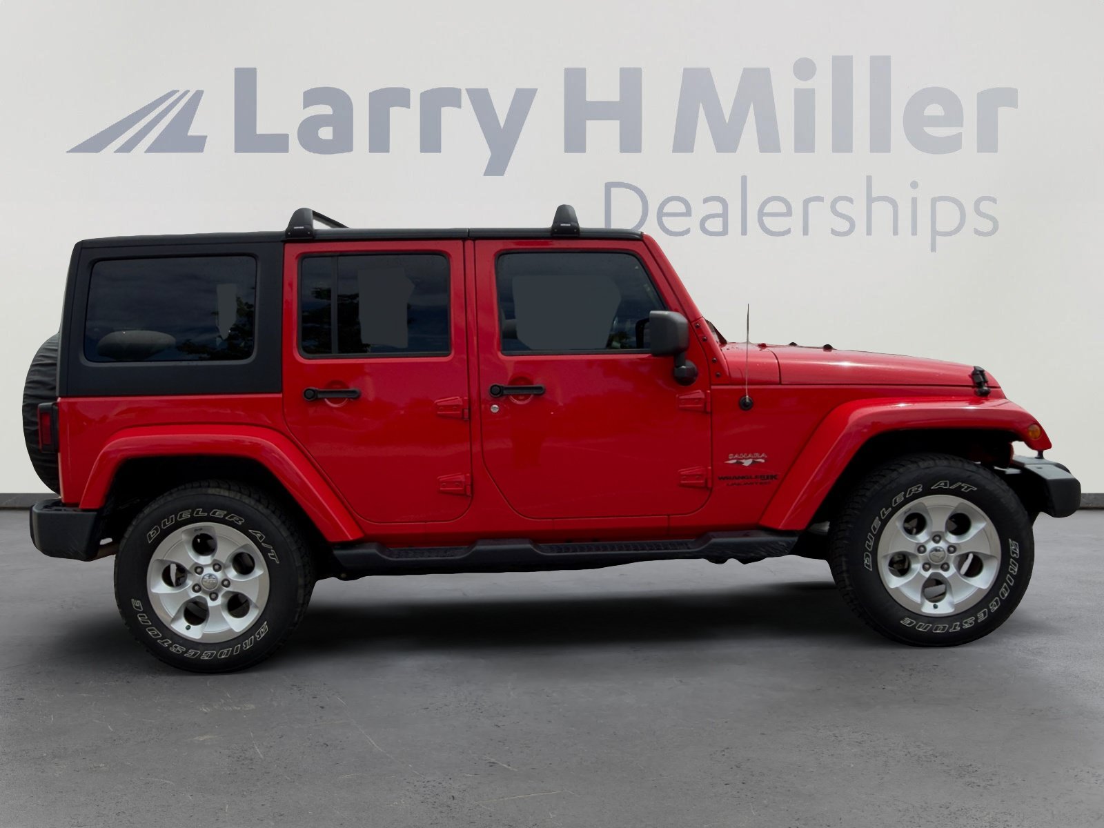 Used 2018 Jeep Wrangler Unlimited Sahara w/ Connectivity Group AWD/4WD image 7