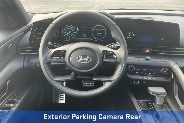 New 2025 Hyundai Elantra SEL image 17