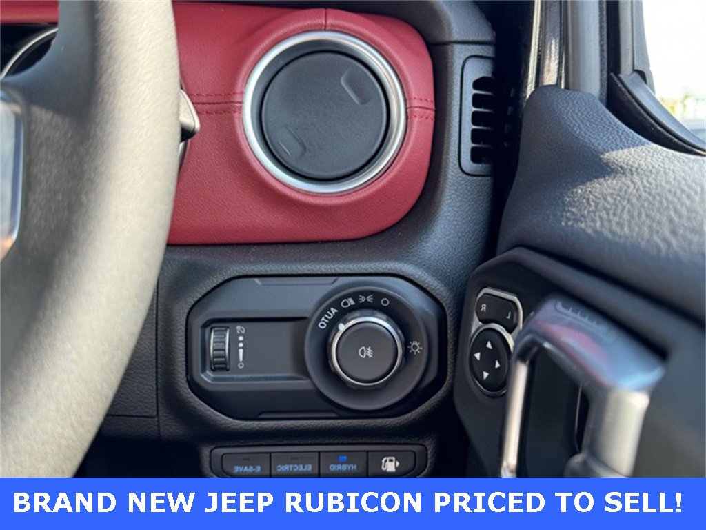 Used 2023 Jeep Wrangler Unlimited Rubicon 4xe image 27