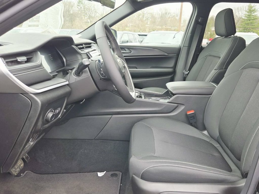 New 2026 Jeep Grand Cherokee L 4WD image 14