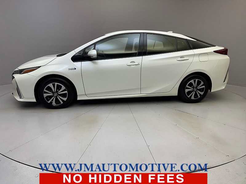 Used 2017 Toyota Prius Prime Premium FWD image 2