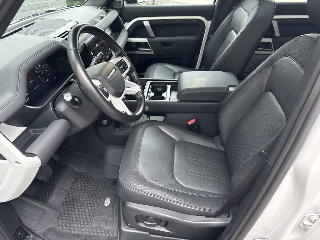 Used 2022 Land Rover Defender 110 X-Dynamic SE AWD/4WD image 21