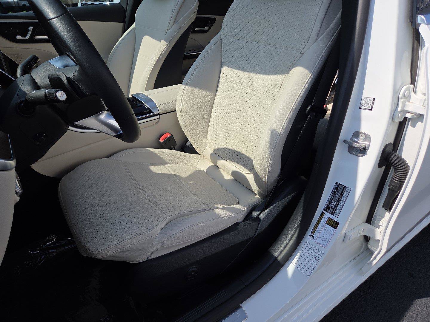 Used 2025 Mercedes-Benz C 300 4MATIC Sedan image 19