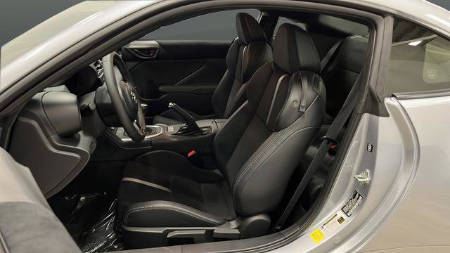 Used 2025 Toyota GR86 Premium w/ ALL Weather Mat Package (TMS) image 9