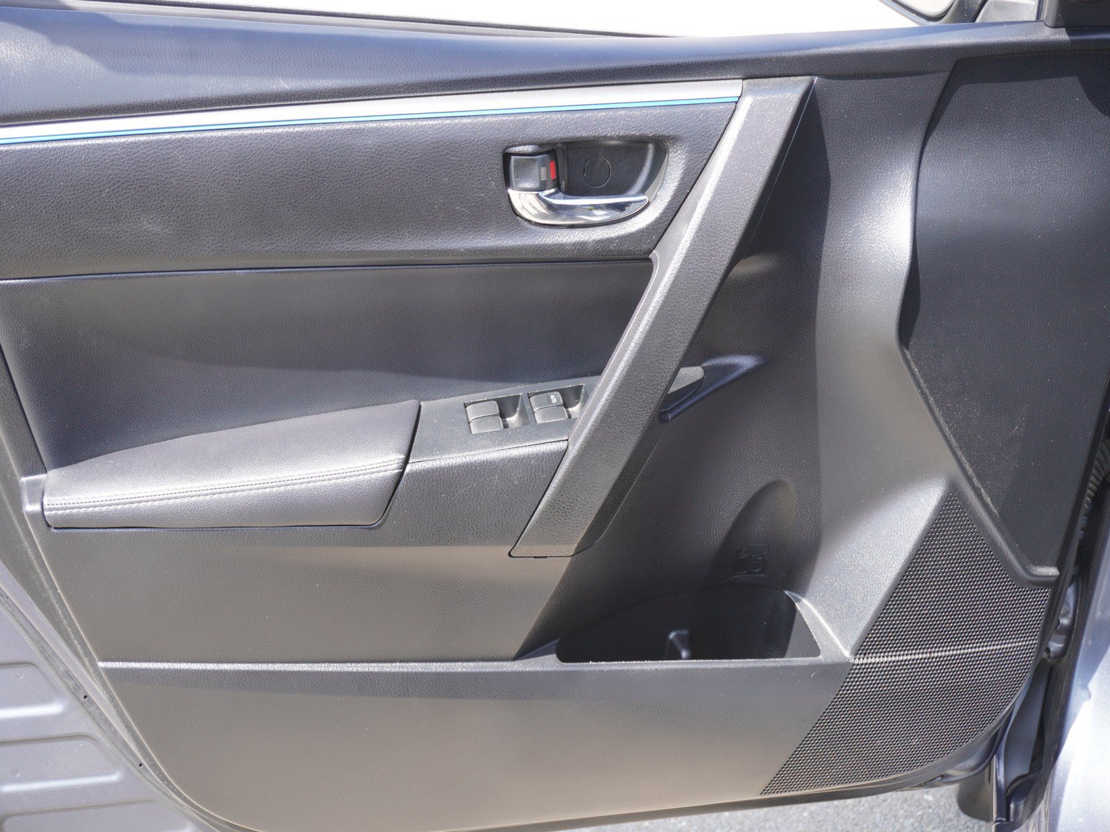 Used 2016 Toyota Corolla S FWD image 16