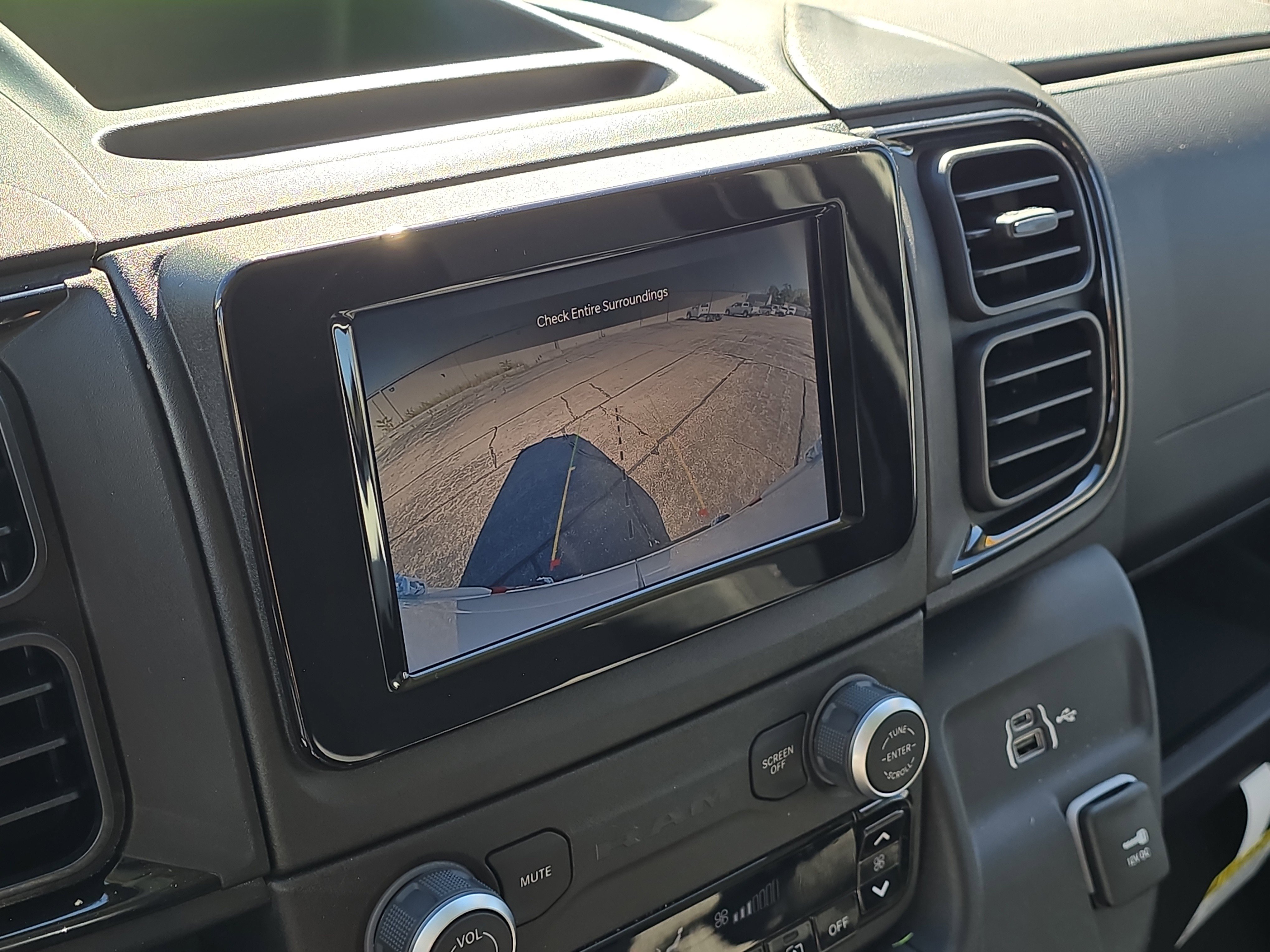 Used 2025 RAM ProMaster 2500 w/ Storage Group image 19