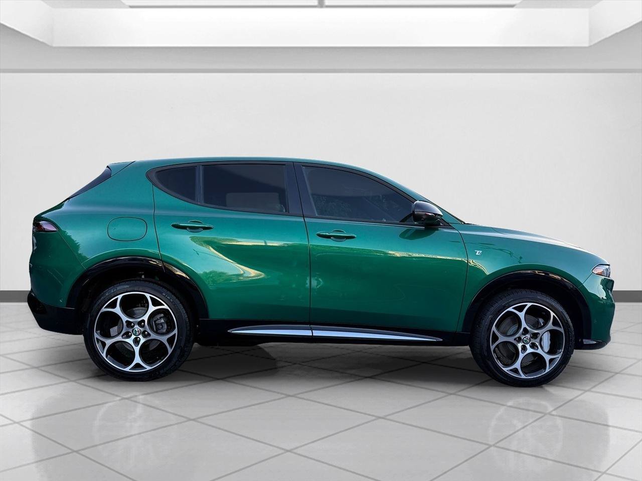 Used 2024 Alfa Romeo Tonale Ti w/ Active Assist Package AWD/4WD image 6