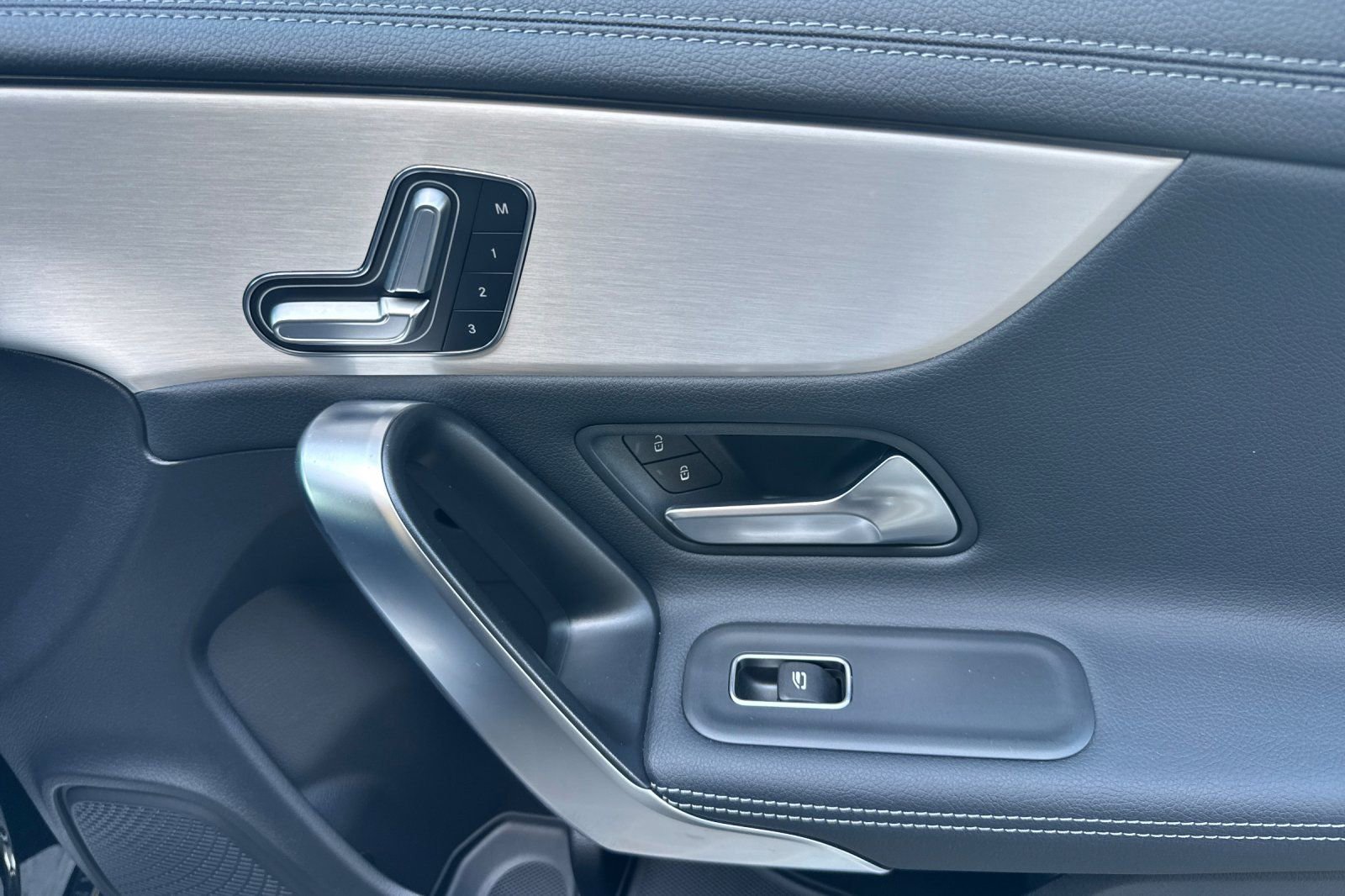 Certified 2025 Mercedes-Benz CLA 250 4MATIC image 19