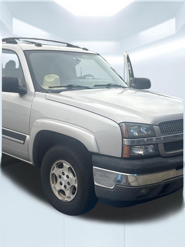 Used 2005 Chevrolet Avalanche LS w/ Sun And Sound Package RWD image 15