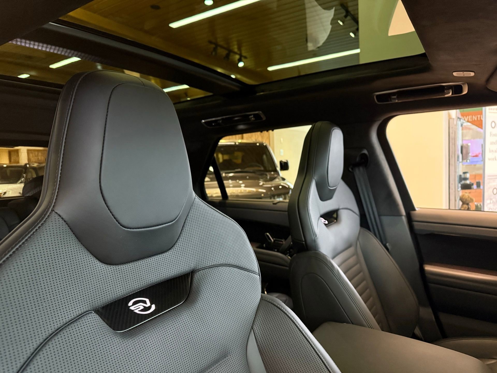 Used 2025 Land Rover Range Rover Sport SV Edition Two image 30