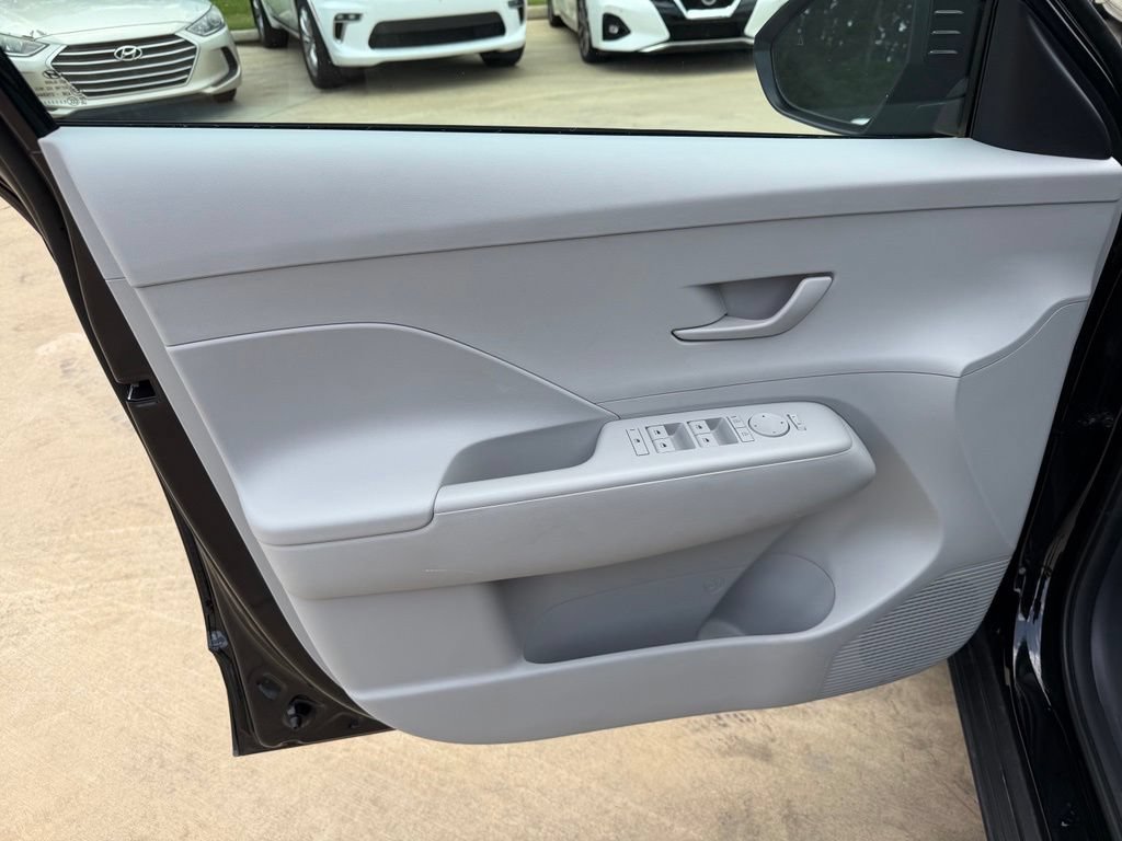 Certified 2025 Hyundai Kona SEL FWD image 13