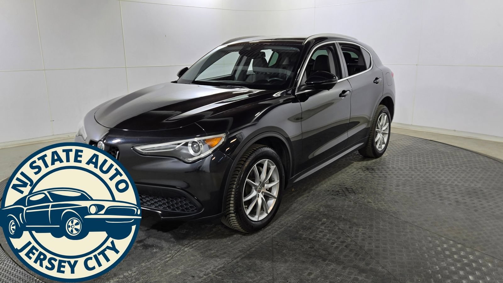 Used 2018 Alfa Romeo Stelvio Ti AWD/4WD image 11