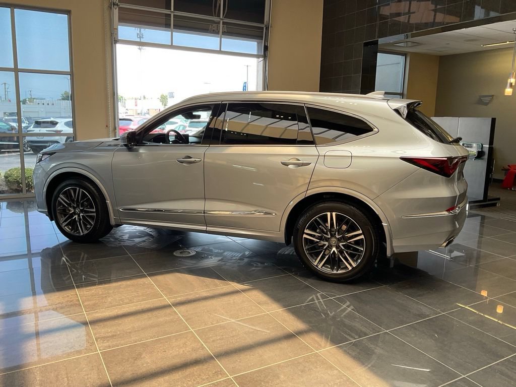 Certified 2026 Acura MDX w/ Advance Package AWD/4WD image 5