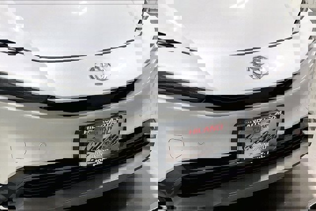 Used 2025 Toyota Prius XLE image 31