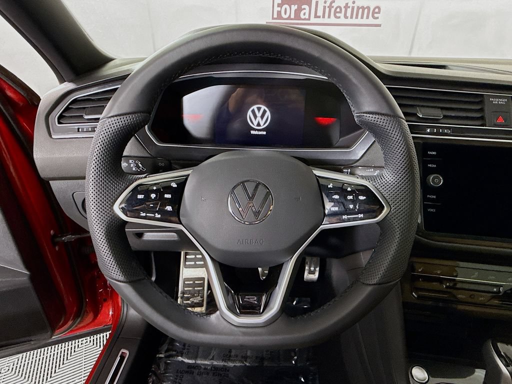 Used 2024 Volkswagen Tiguan SE R-Line AWD/4WD image 20