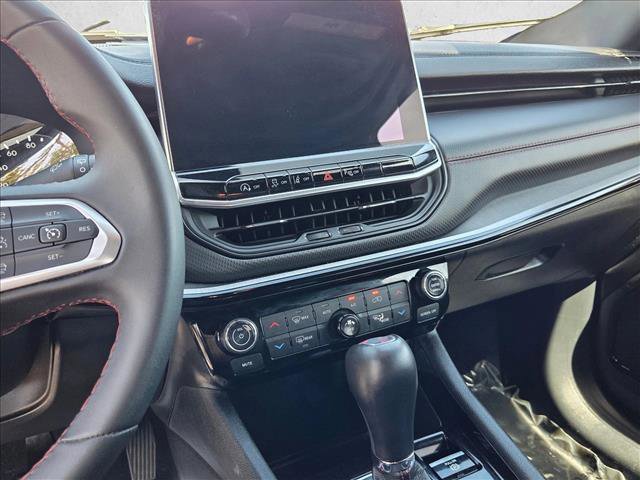 Used 2024 Jeep Compass Trailhawk image 14