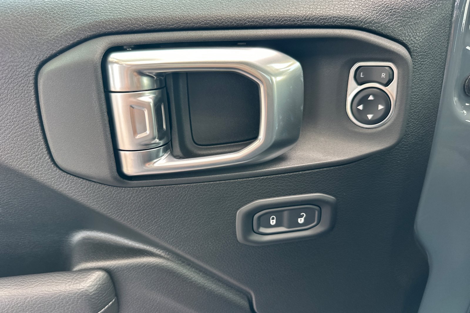 New 2026 Jeep Gladiator Sport AWD/4WD image 10