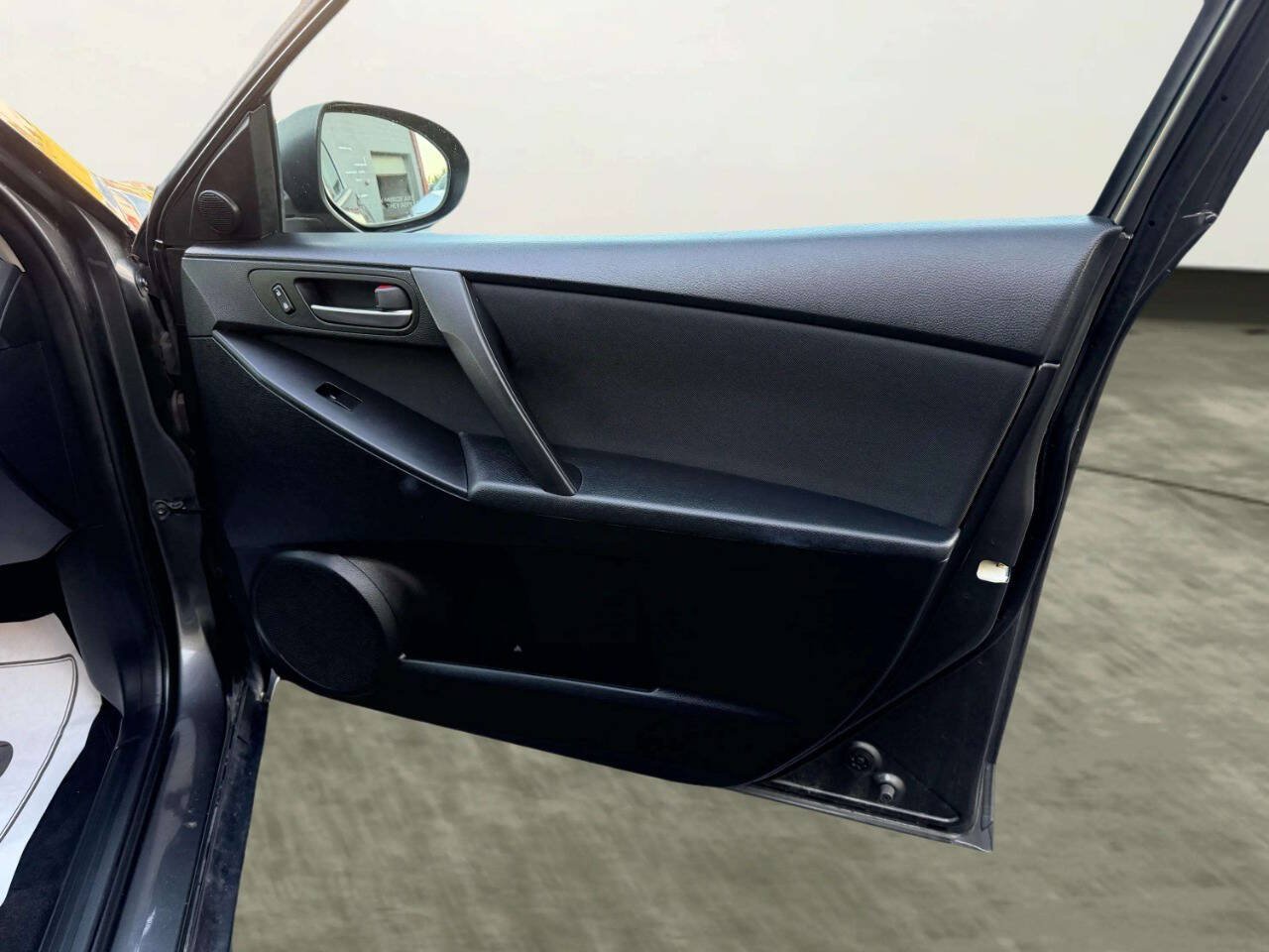 Used 2013 MAZDA MAZDA3 i Touring FWD image 26