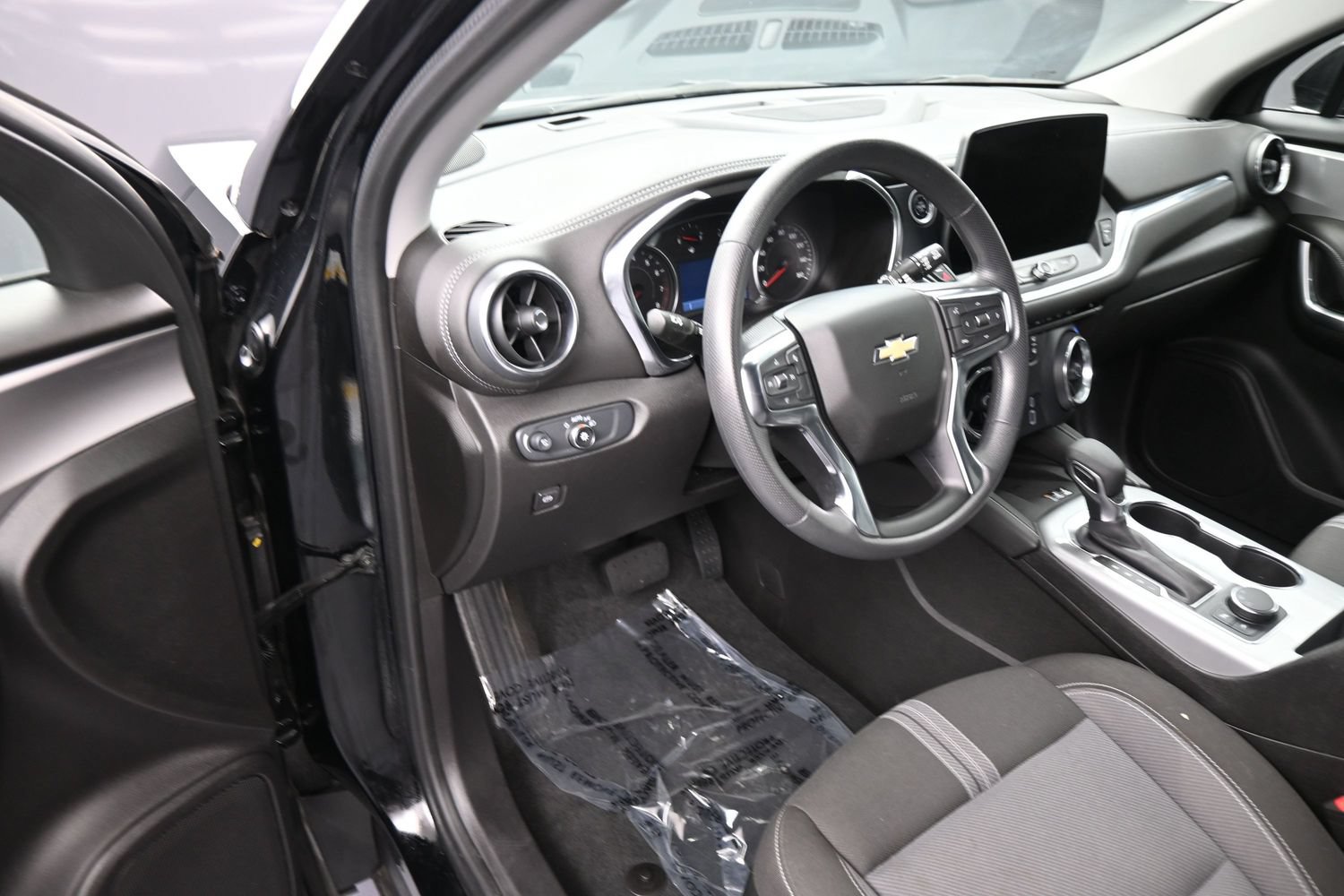 Used 2024 Chevrolet Blazer LT w/ Convenience Package FWD image 12