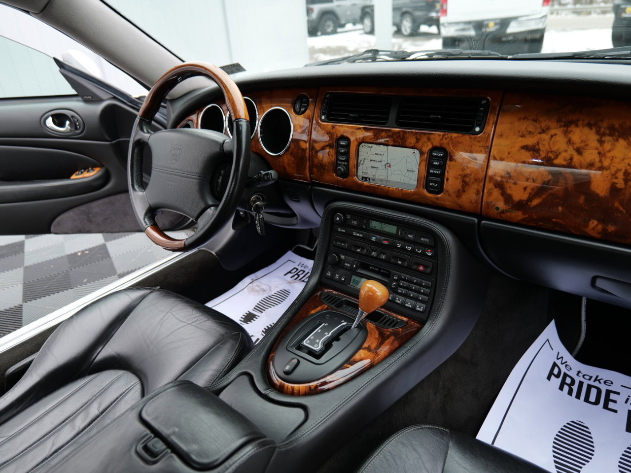 Used 2004 Jaguar XK8 Coupe image 32