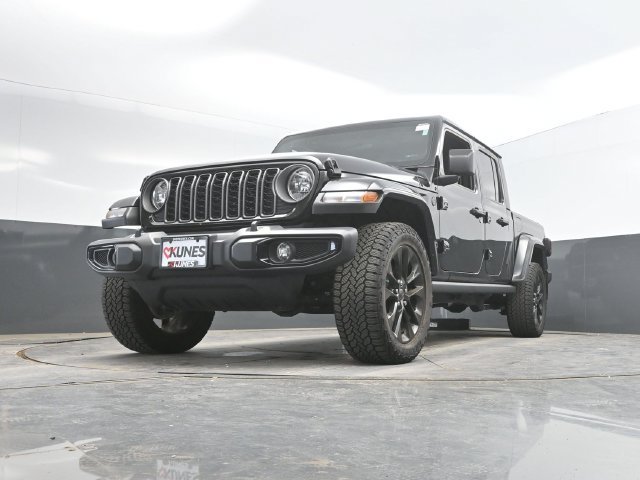 Used 2025 Jeep Gladiator Sport AWD/4WD image 50