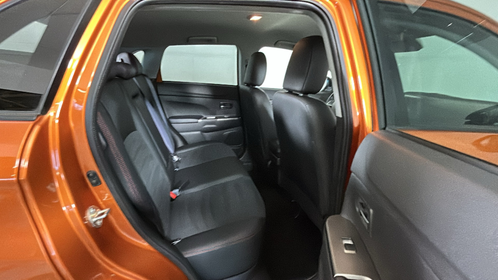 Used 2025 Mitsubishi Outlander Sport SE AWD/4WD image 34