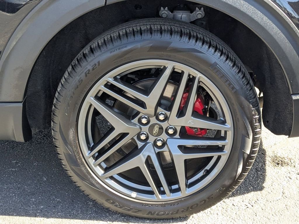 Used 2025 Ford Explorer ST-Line w/ ST-Line Street Pack image 29