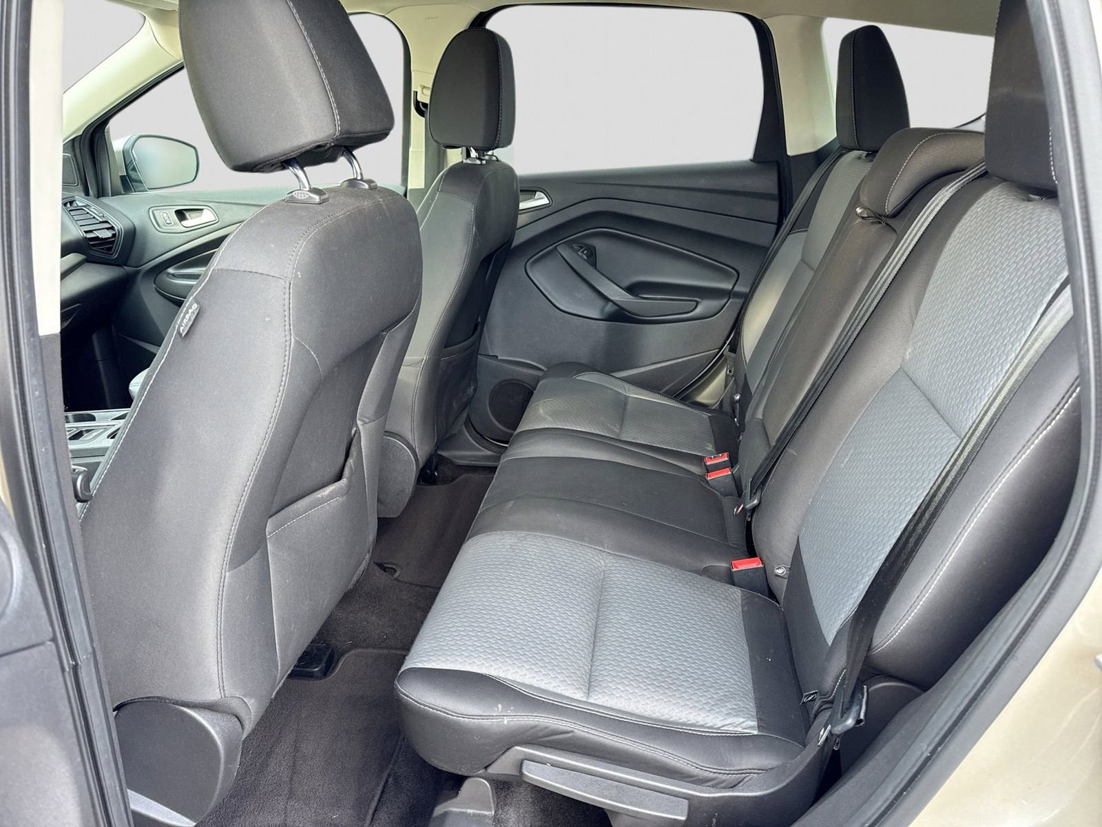 Used 2017 Ford Escape SE w/ Equipment Group 201A image 5