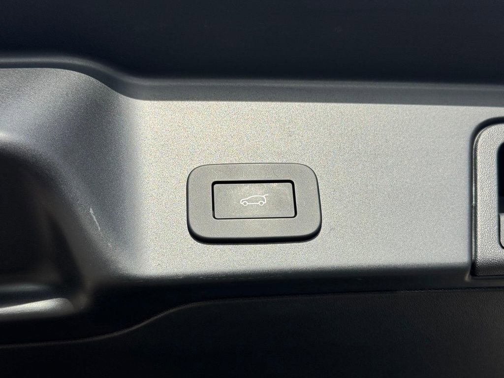 Used 2024 Land Rover Range Rover Evoque Dynamic SE image 6