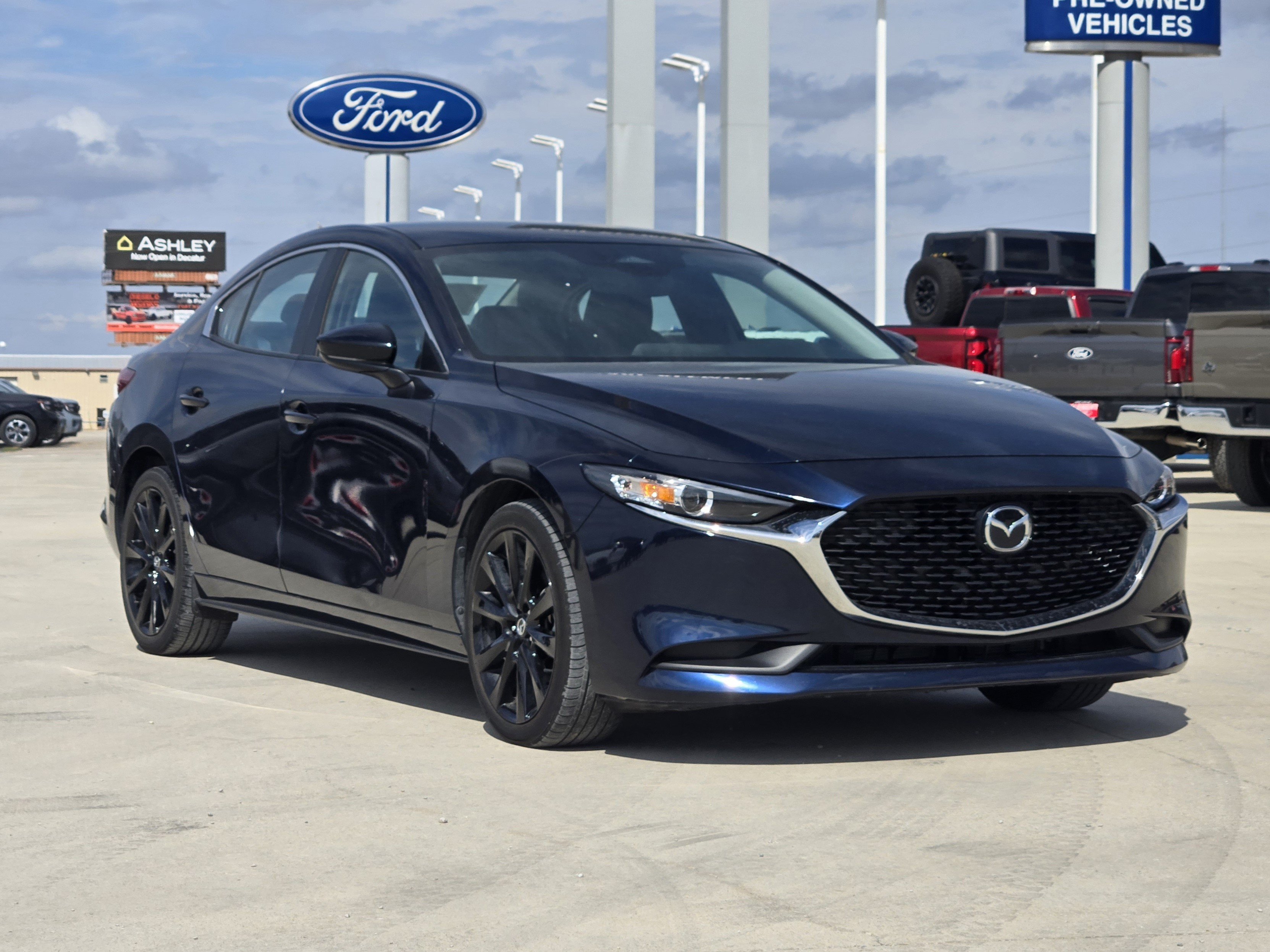 Used 2024 MAZDA MAZDA3 s FWD image 3