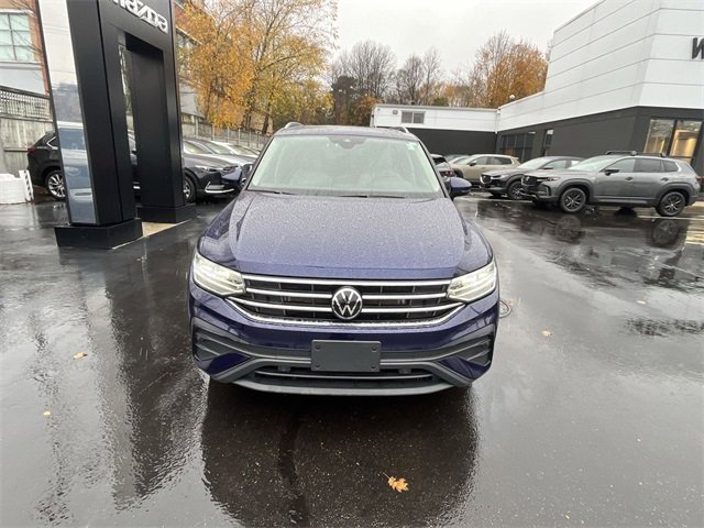 Used 2022 Volkswagen Tiguan SE image 3